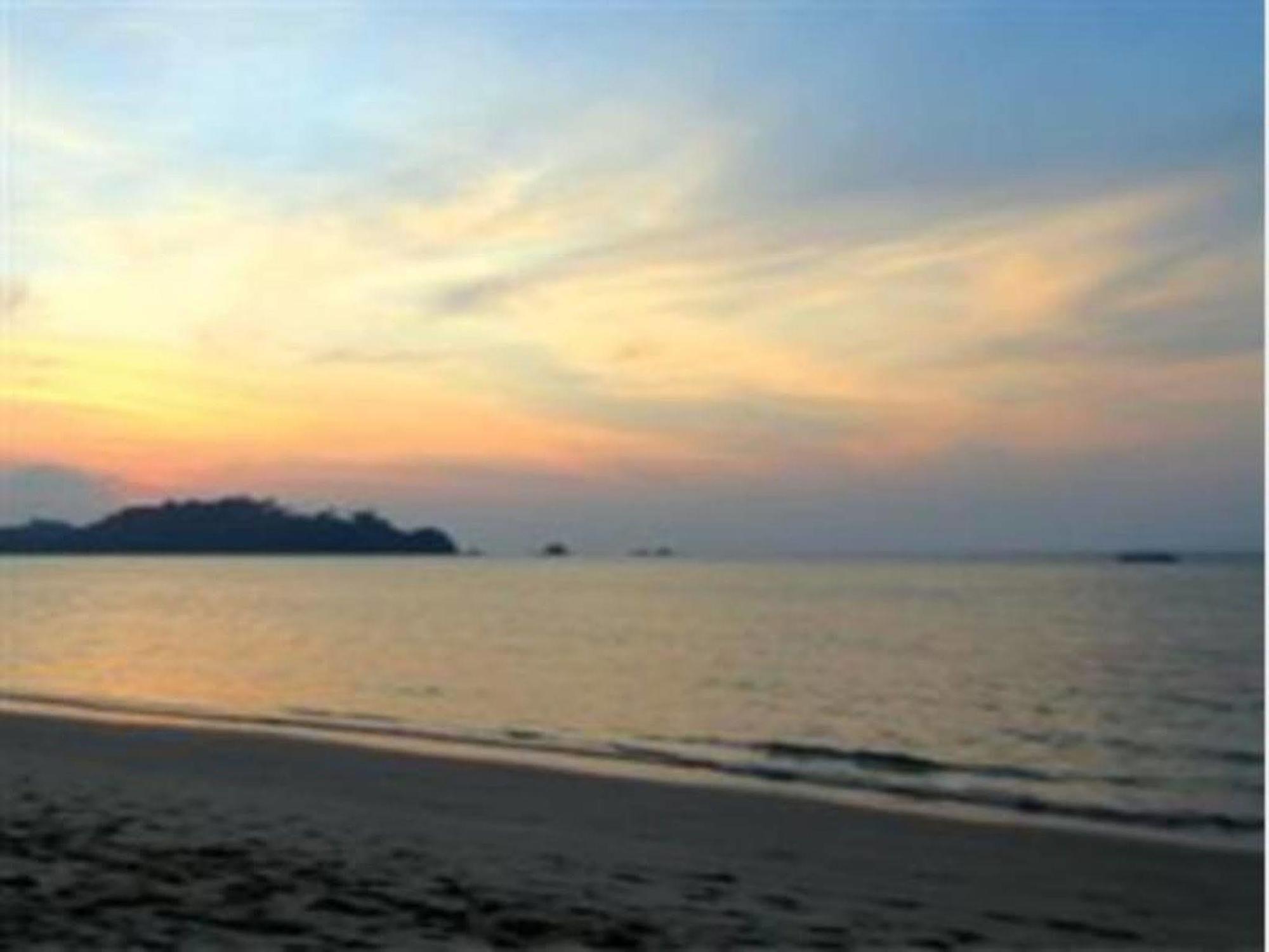 Heaven Beach Resort & Art Koh Phayam Dış mekan fotoğraf